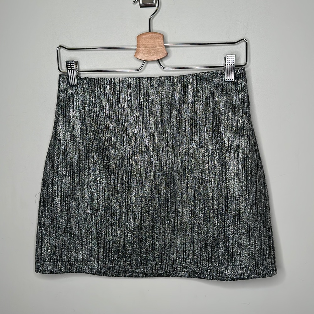 ✨ 3 for $35 ✨ H&M Metallic Silver Mini Skirt